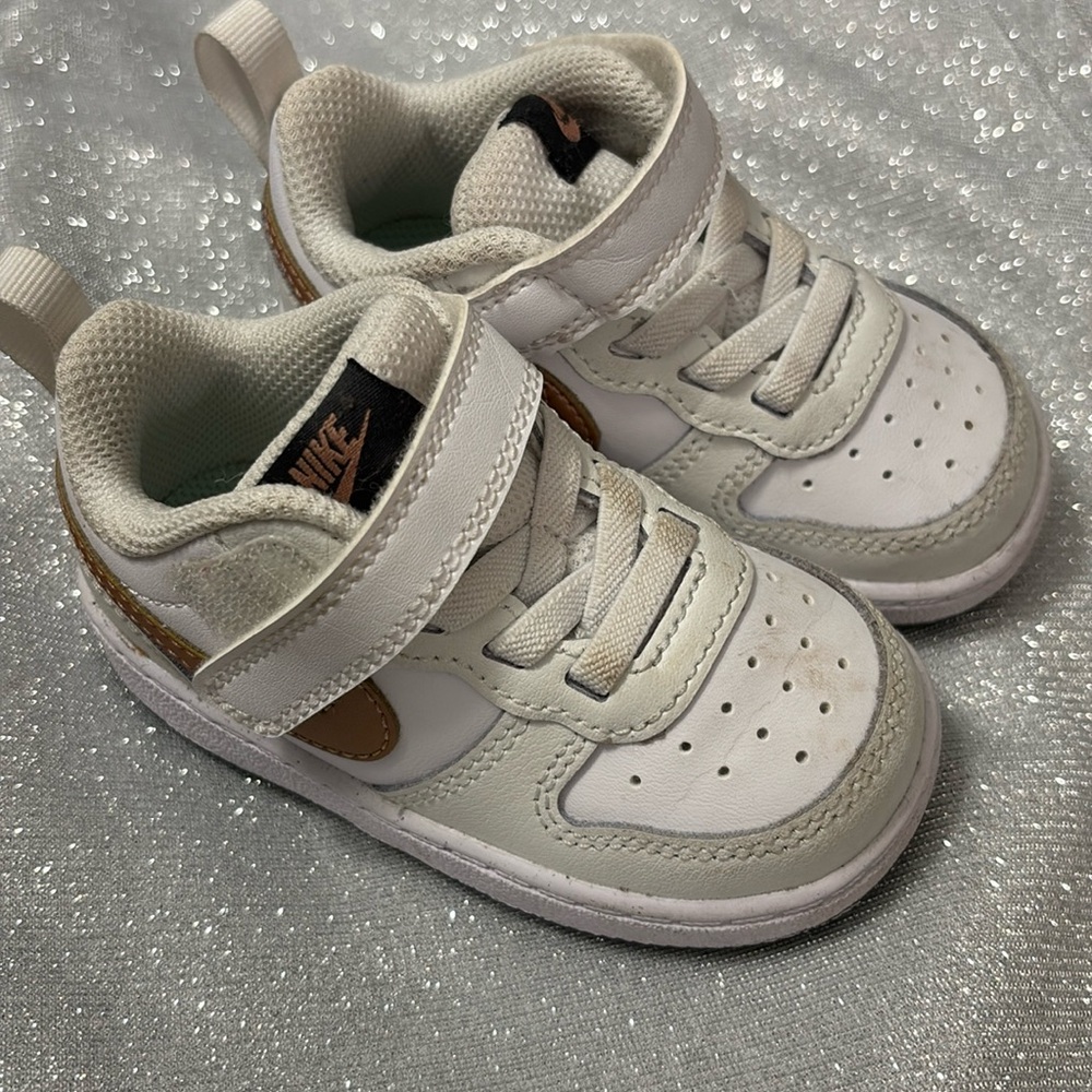 Nike toddler sneakers